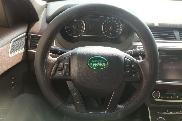 陆风X7 2015款 2.0T 全景尊贵版局部细节13