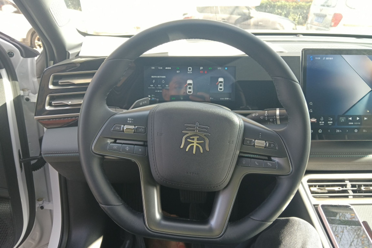 比亚迪 秦L 2025款 DM-i 智驾版 120KM领先型中控内饰13