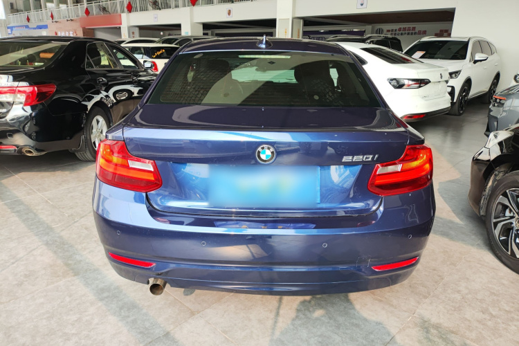 宝马2系(进口) 2014款 220i 领先型车身外观6