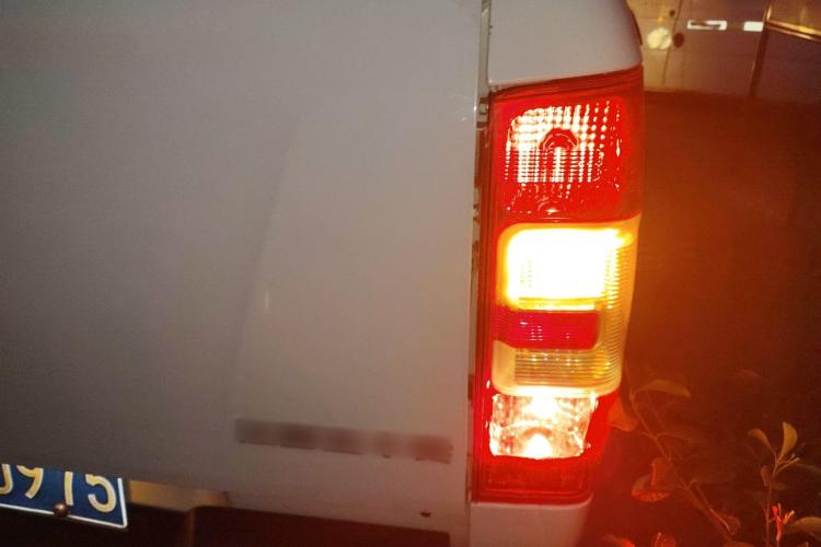 五十铃 瑞迈 2022款 2.8T经典柴油四驱舒适型标轴版JE493ZLQ6E车身外观6006