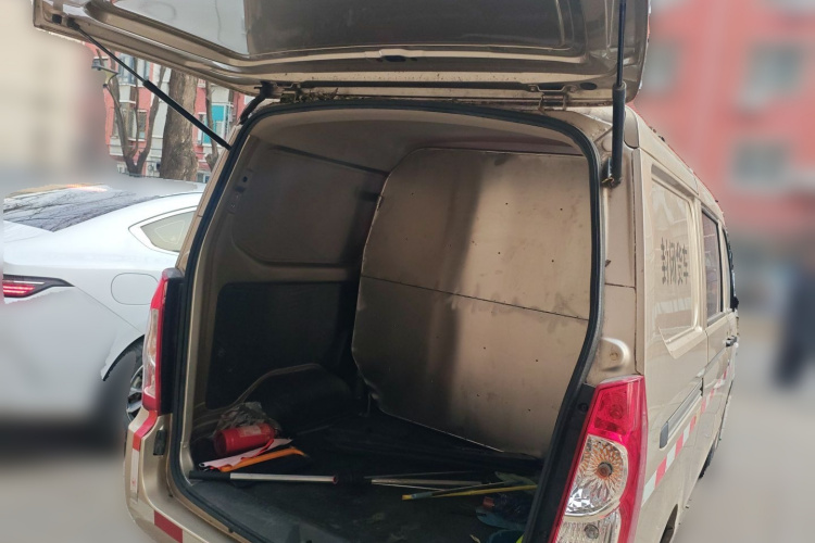 五菱汽车 五菱荣光 2019款 1.2L S 厢式运输车标准型5座中控内饰23