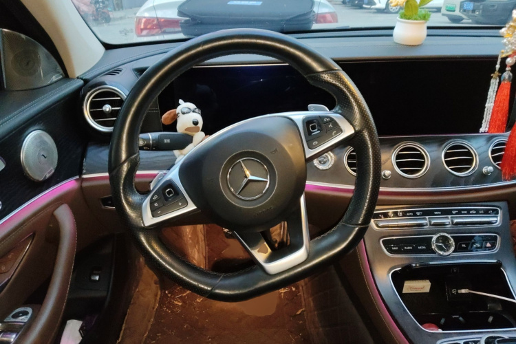 奔驰E级 2017款 E 300 L 运动豪华型局部细节13