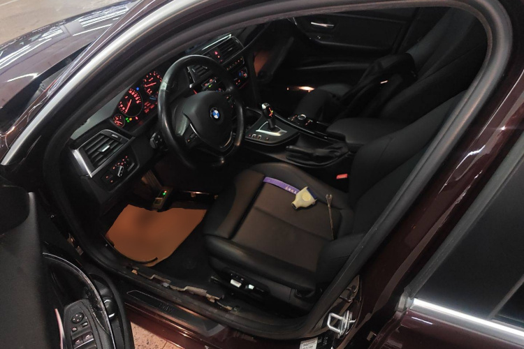 宝马3系 2018款 318Li中控内饰7003