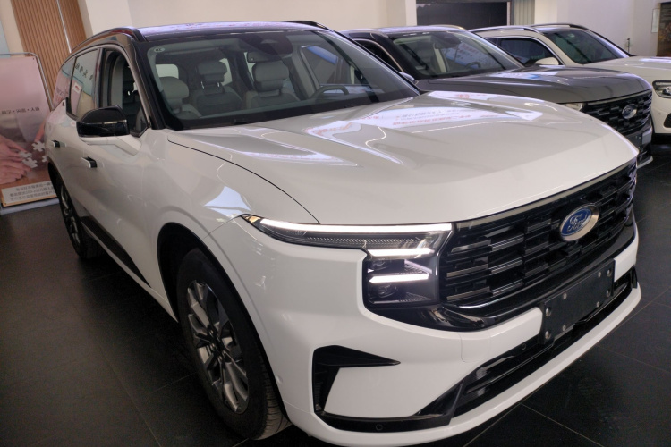 福特 2023款 锐界L 2.0T EcoBoost 四驱七座至尊型车身外观3