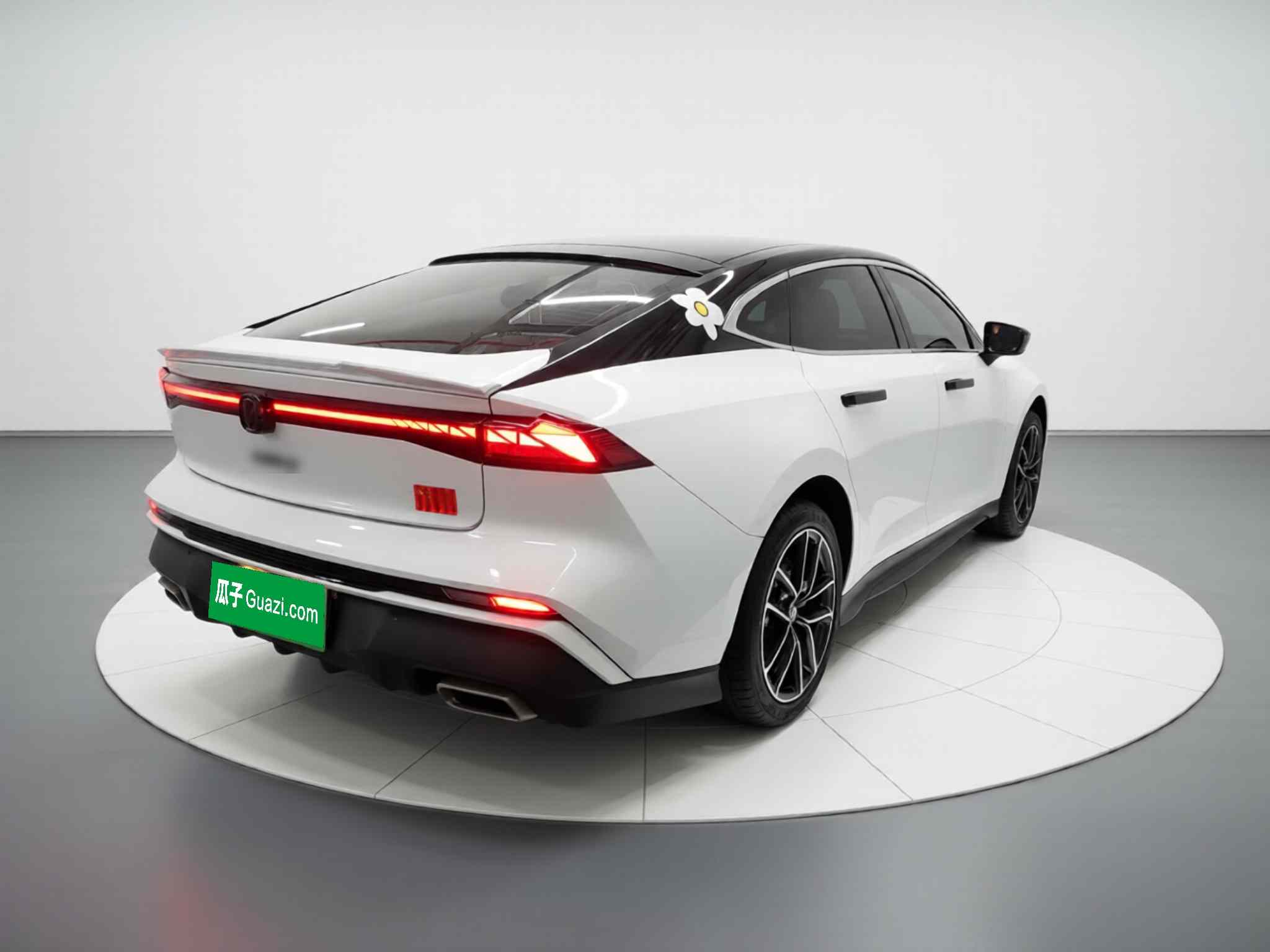 长安UNI-V 2024款 1.5T 尊贵型(4)