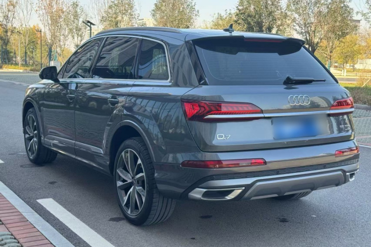 奥迪Q7 2021款 55 TFSI quattro S line运动型车身外观6006
