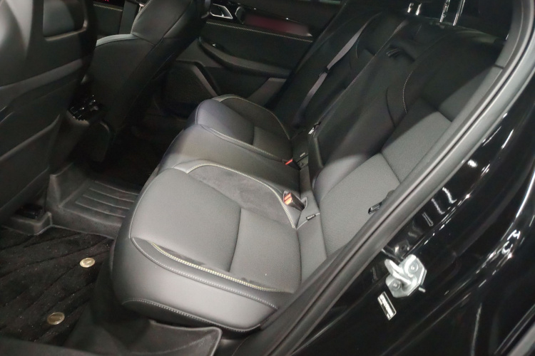 领克03 2025款 1.5TD DCT冠军版Pro中控内饰21