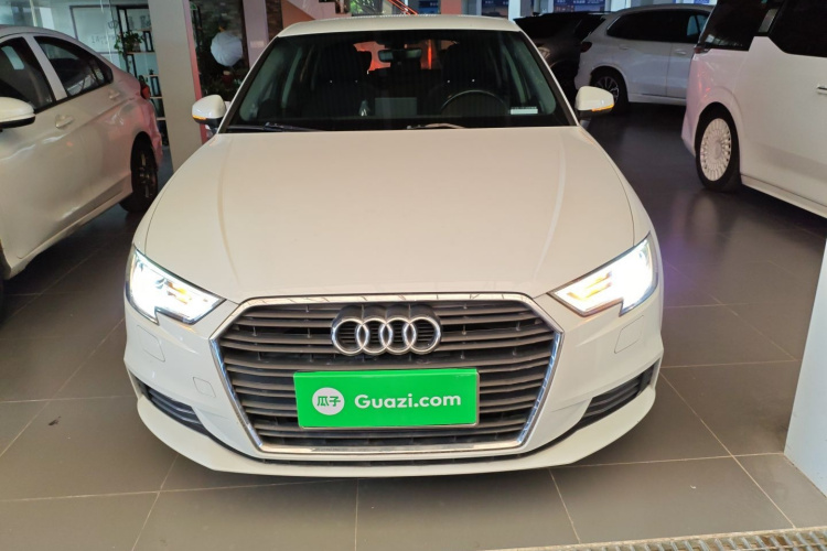 奥迪A3 2018款 30周年年型 Sportback 35 TFSI 进取型车身外观2