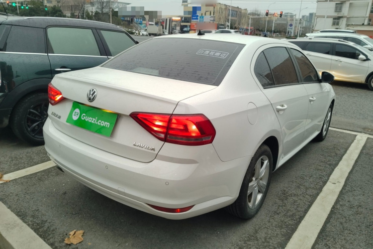 大众 朗逸 2017款 1.6L 自动风尚版车身外观7