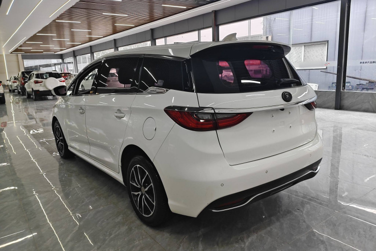 比亚迪 宋MAX 2018款 1.5T 自动智联豪华型 6座车身外观6003