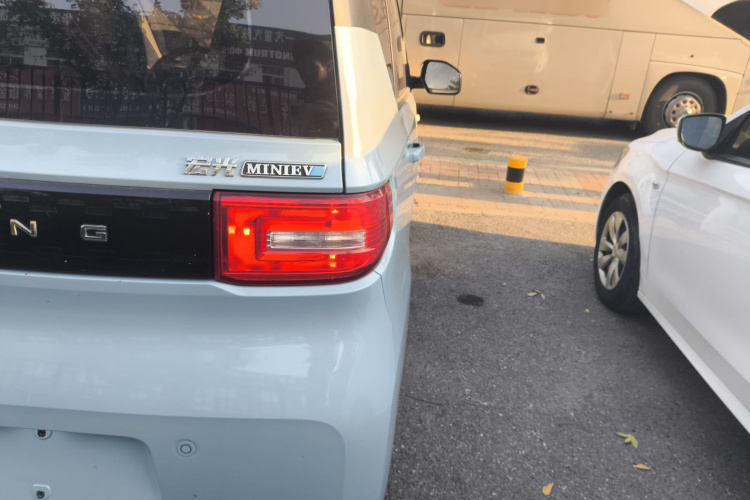 五菱汽车 宏光MINIEV 2020款 轻松款 三元锂车身外观9