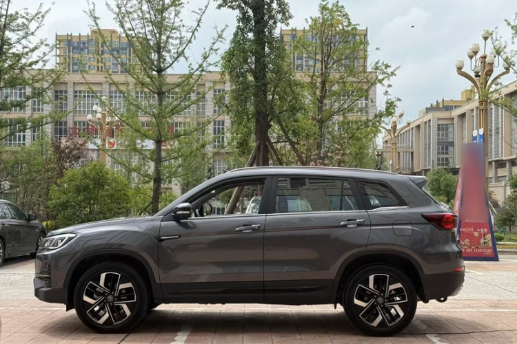 长安CS75 2024款 畅享版 1.5T DCT尊贵型车身外观6003