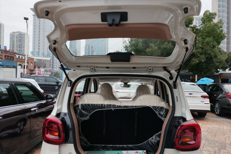 五菱汽车 宏光MINIEV 2025款 四门版 进阶款机舱底盘23