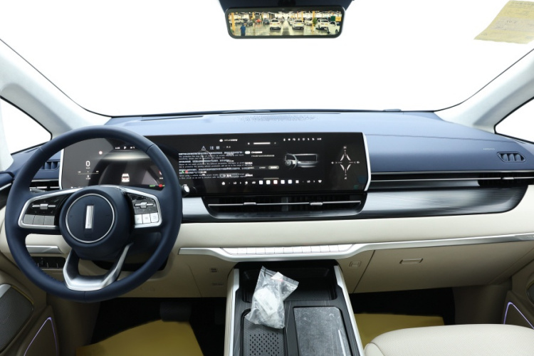 魏牌 高山 2023款 四驱旗舰版中控内饰7001