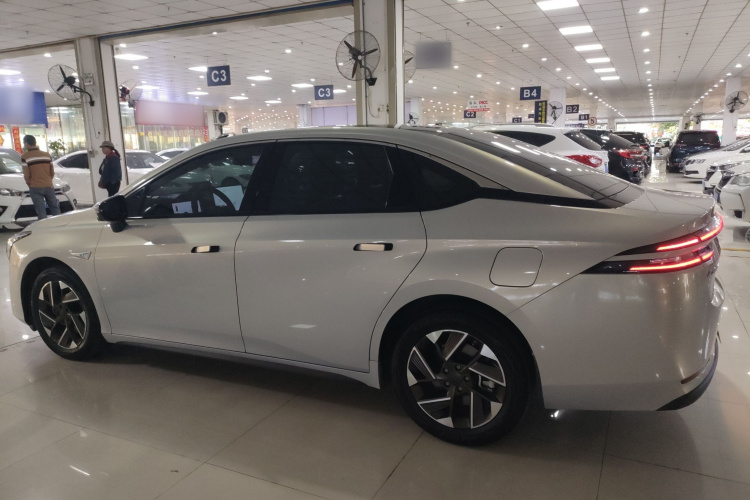 埃安 AION S Plus 2023款 70 智驾版 三元锂车身外观6003