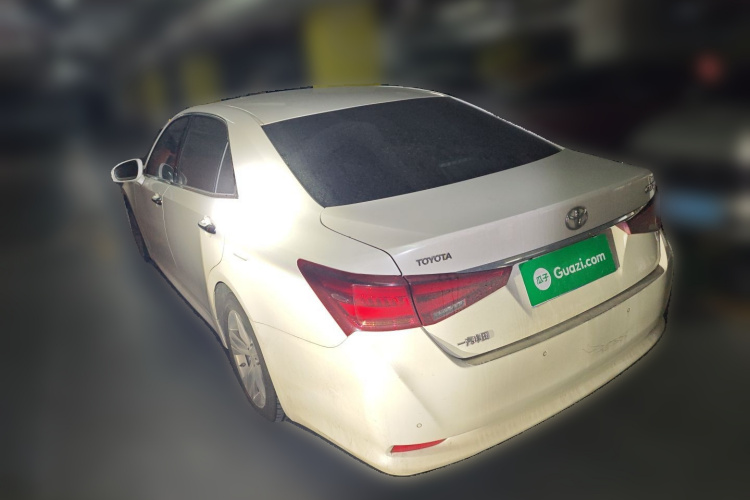 丰田 皇冠 2015款 2.5L 智享版车身外观5