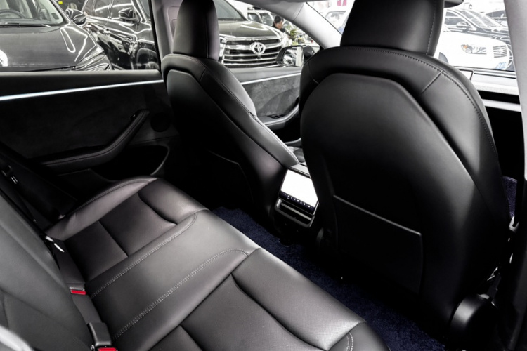 特斯拉 Model 3 2023款 长续航全轮驱动版中控内饰7006