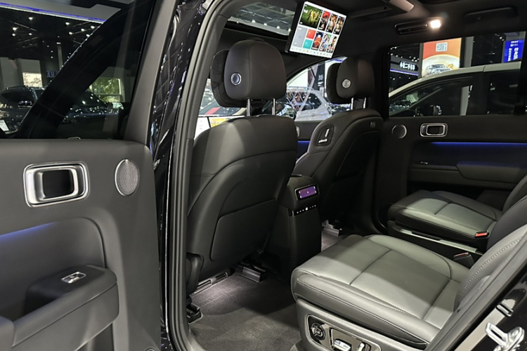 理想汽车 理想L9 2024款 Ultra中控内饰7004