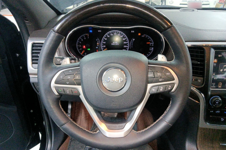 Jeep 大切诺基(进口) 2015款 3.6L 豪华导航版中控内饰13