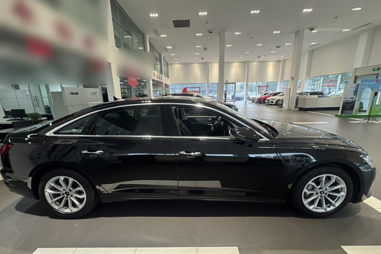 奥迪A6L 2023款 40 TFSI 豪华致雅型车身外观6001
