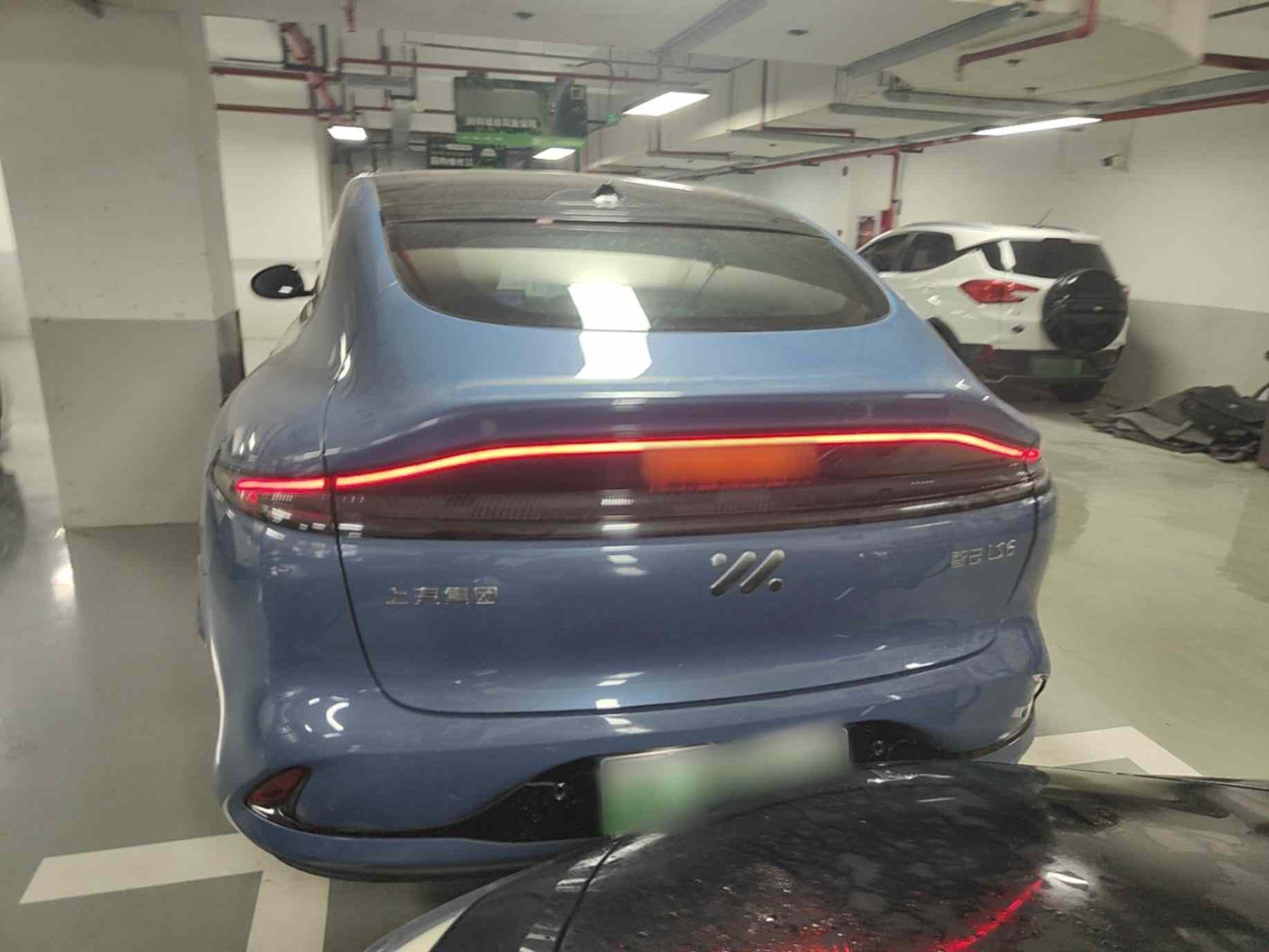 智己汽车 智己LS6 2025款 灵蜥智驾版(3)