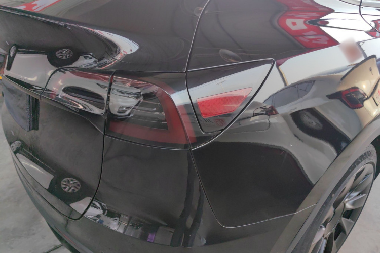 特斯拉 Model Y 2022款 改款 后轮驱动版车身外观9