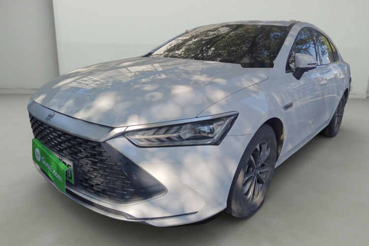 比亚迪 秦PLUS 2023款 冠军版 DM-i 55KM领先型车身外观1