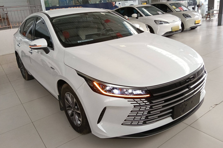 比亚迪 驱逐舰05 2024款 荣耀版 DM-i 55KM 豪华型车身外观6002