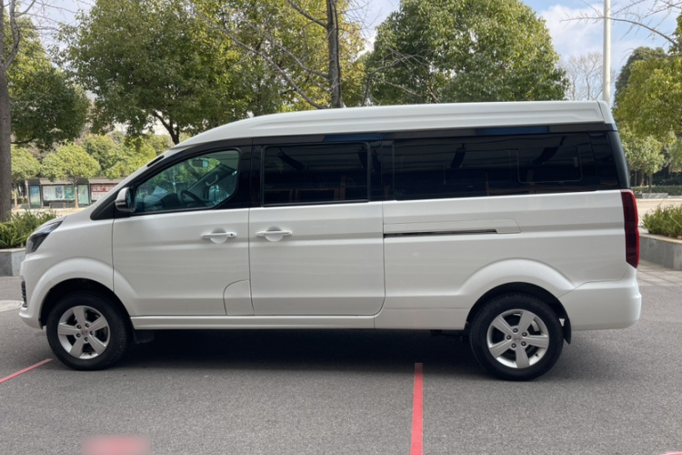 金杯 金海狮 2021款 1.5L 客车旅行狮中央空调版 9座车身外观6001