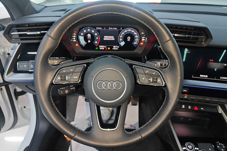 奥迪A3 2023款 改款 Sportback 35 TFSI 时尚运动型中控内饰13