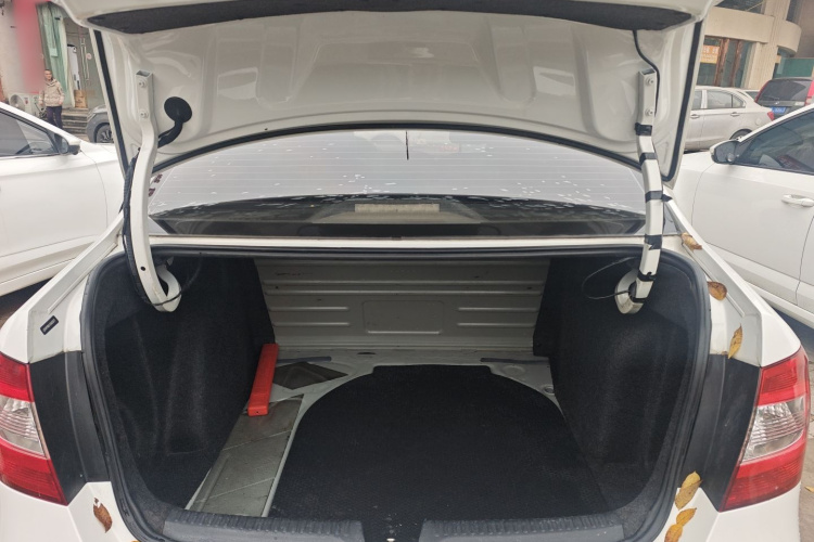 斯柯达 昕锐 2016款 1.4L 手动前行版机舱底盘23