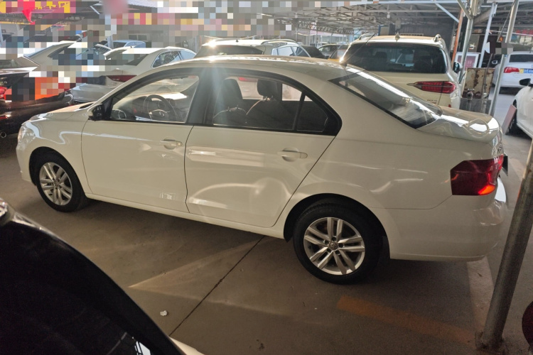 大众 捷达 2019款 梦想版 1.4L 手动时尚型车身外观4