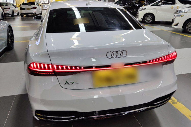 奥迪A7L 2022款 45 TFSI S-line 筑梦新生版车身外观6