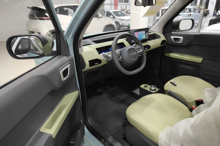 吉利银河 2024款 熊猫mini 200km 耐力熊中控内饰20