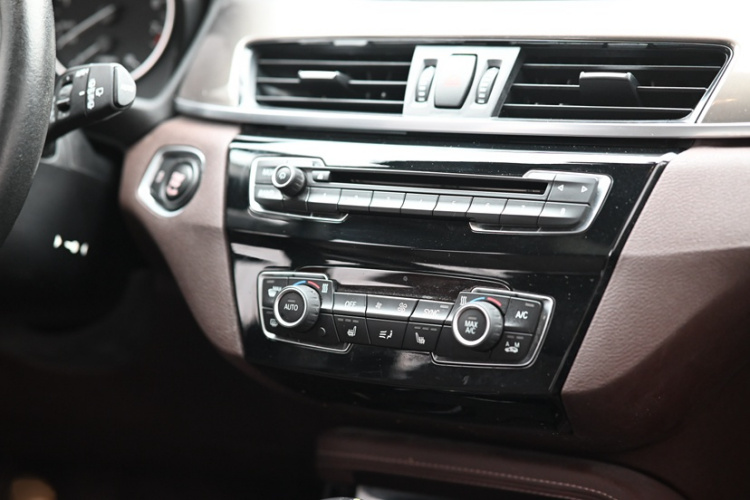 宝马X1 2016款 sDrive18Li 豪华型中控内饰7005