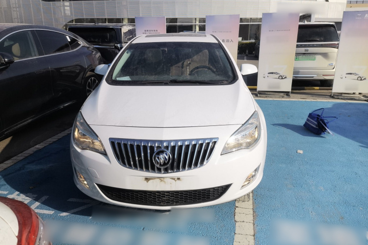 别克 英朗 2013款 XT 1.6L 自动时尚版车身外观2