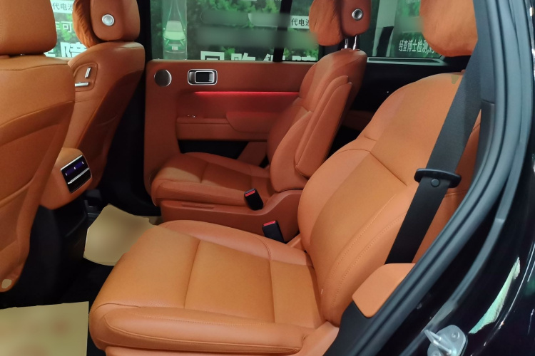 理想汽车 理想L8 2023款 Pro中控内饰21