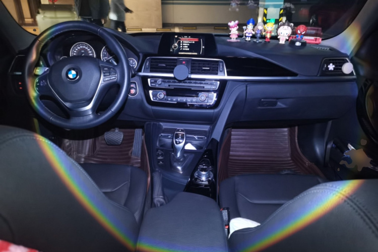 宝马3系 2017款 320Li M运动型中控内饰12