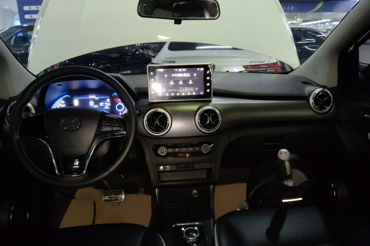北汽新能源EC5 2019款 新尚版中控内饰7002