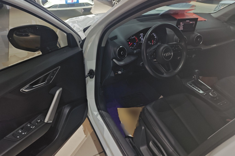 奥迪Q2L 2020款 35 TFSI 进取动感型中控内饰20