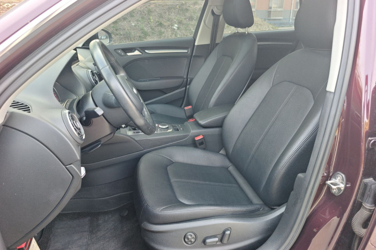 奥迪A3 2016款 Sportback 35 TFSI 领英型中控内饰19