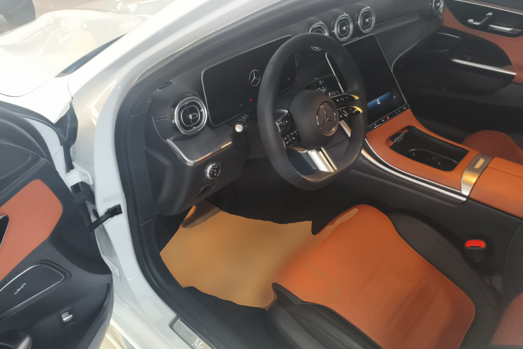 奔驰C级 2024款 改款 C 260 L 运动版中控内饰20