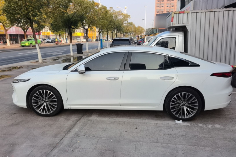 奔腾B70 2024款 龙腾版 1.5T 领跃型车身外观4