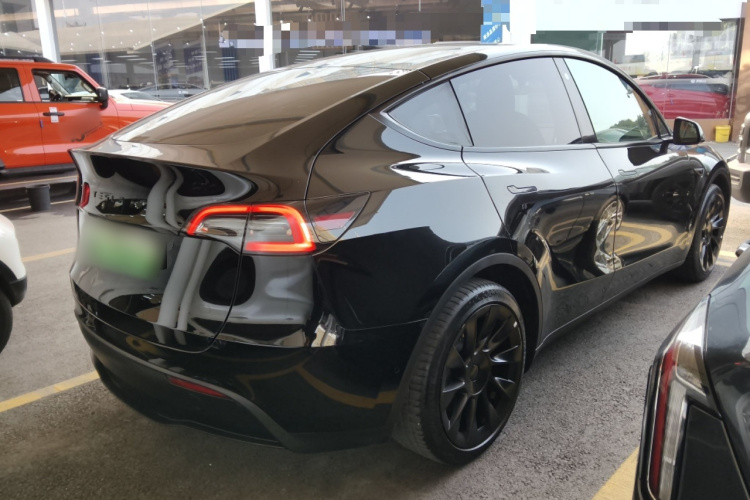 特斯拉 Model Y 2022款 后轮驱动版车身外观6005