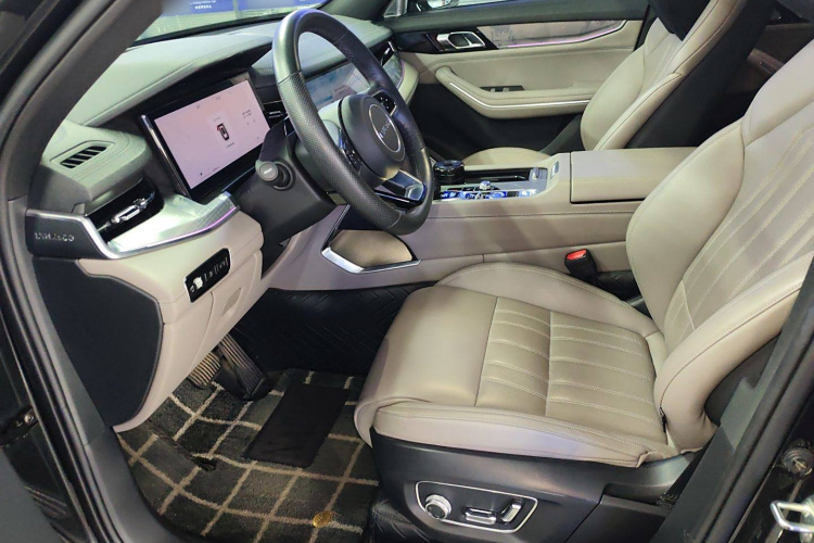 领克09 EM-P 2023款 2.0TD EM-P 远航版PM 六座中控内饰19