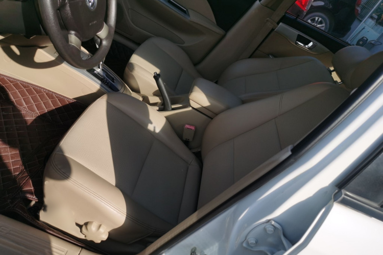 别克 凯越 2013款 1.5L 自动经典型局部细节19