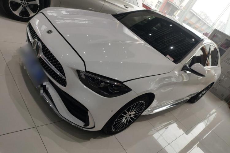 奔驰C级 2022款 C 260 L 运动版车身外观4