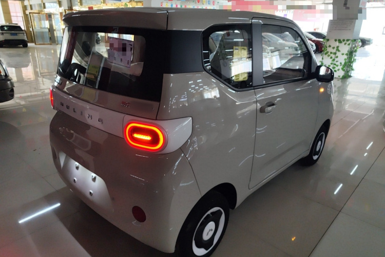 五菱汽车 宏光MINIEV 2024款 第三代 215km 青春版车身外观7