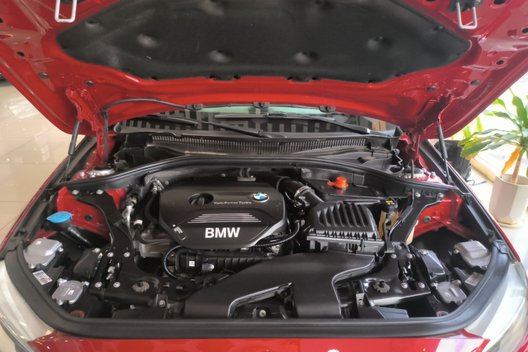 宝马1系 2019款 118i M运动套装机舱底盘24