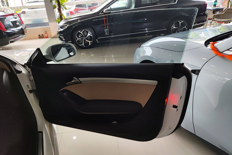 奥迪A5 2014款 Coupe 45 TFSI中控内饰7005